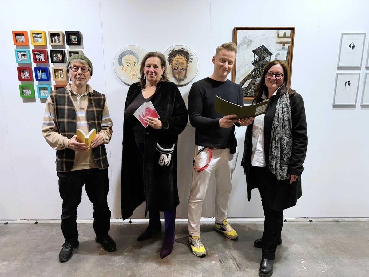 INC-Gründer Raiko Schwalbe (2.v.re.) mit den Künstlern Benny Gleeson, Evelyne M. Fricker und Gabriele Bösch.⇒SIE