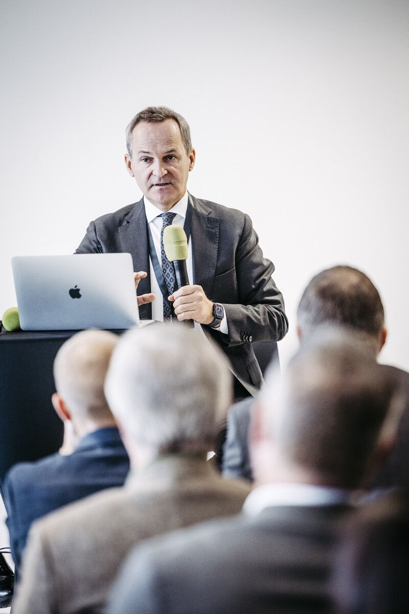 „It‘s all about leadership“, betonte der Direktor der wirtschaftsliberalen Agenda Austria und erwähnte den argentinischen Präsidenten Milei.