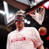 Pöltl jubelt in seinem Jubiläumsspiel