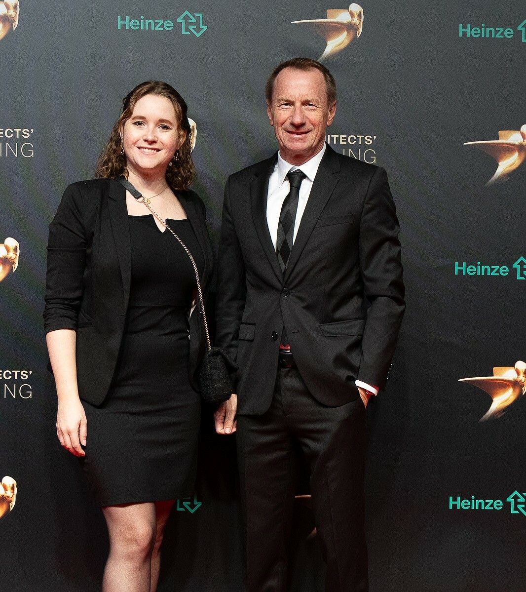 Jana Degasperi (Vermarktung) und Armin Degasperi (Geschäftsführer) freuen sich über die Auszeichnungen. ⇒Proox