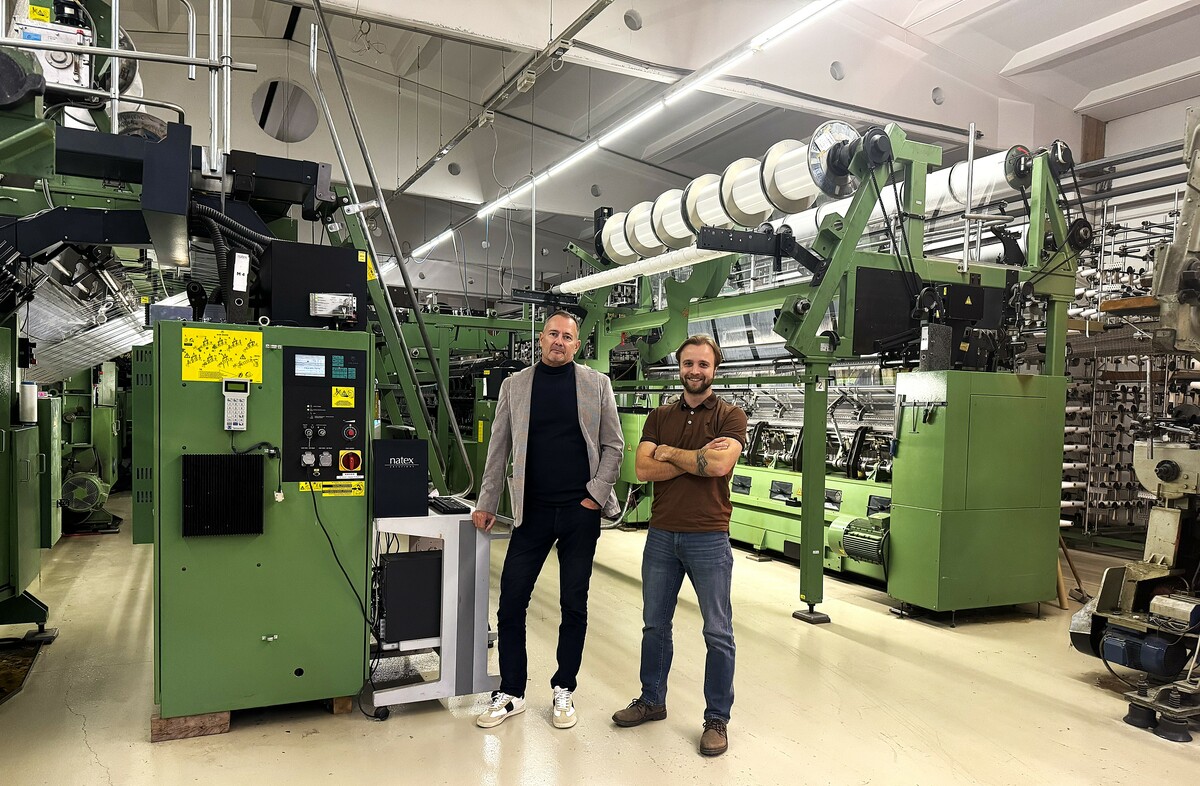 Jörg Nachbaur und sein Sohn Daniel Nachbaur in der Produktion von Natex.