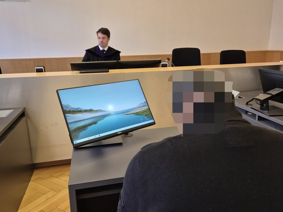 Keine sonnigen Aussichten für den Angeklagten vor Richter Theo Rümmele. ⇒Eckert