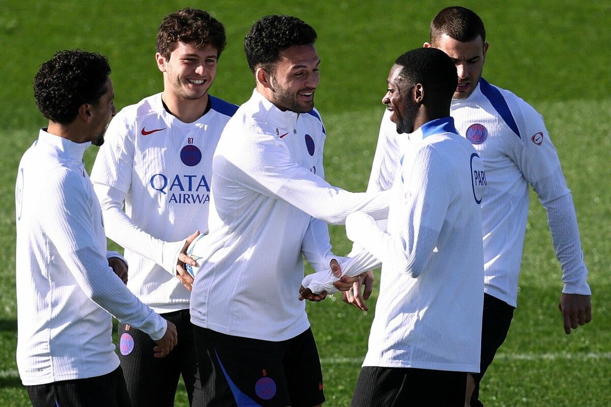 Lockere Stimmung herrschte im Training bei CL-Titelverteidiger PSG rund um Stürmerstar Ousmane Dembélé.⇒apa