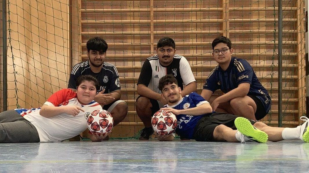 Meist kommen rund zehn Kinder zum Training. Sie genießen das gemeinsame Kicken. ⇒BVS