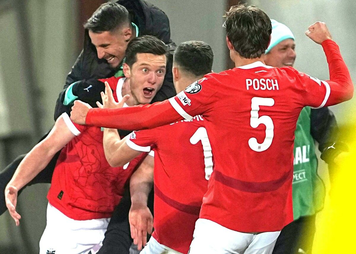 Michael Gregoritsch im Torrausch. Der Dänemark-Legionär schoss Österreich mit seinem Treffer zur WM 2026 und ließ im Happelstadion endgültig die Dämme brechen.⇒apa