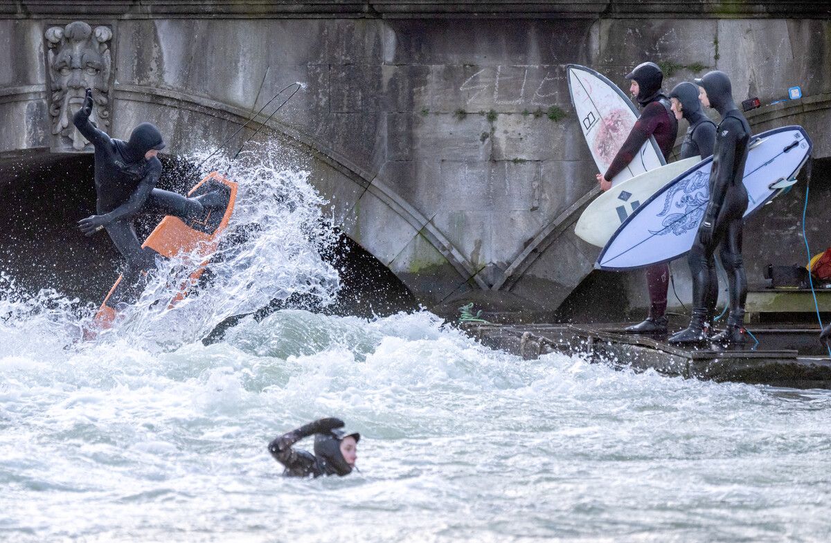 Münchens verschwundene Eisbachwelle soll reaktiviert werden.⇒apa