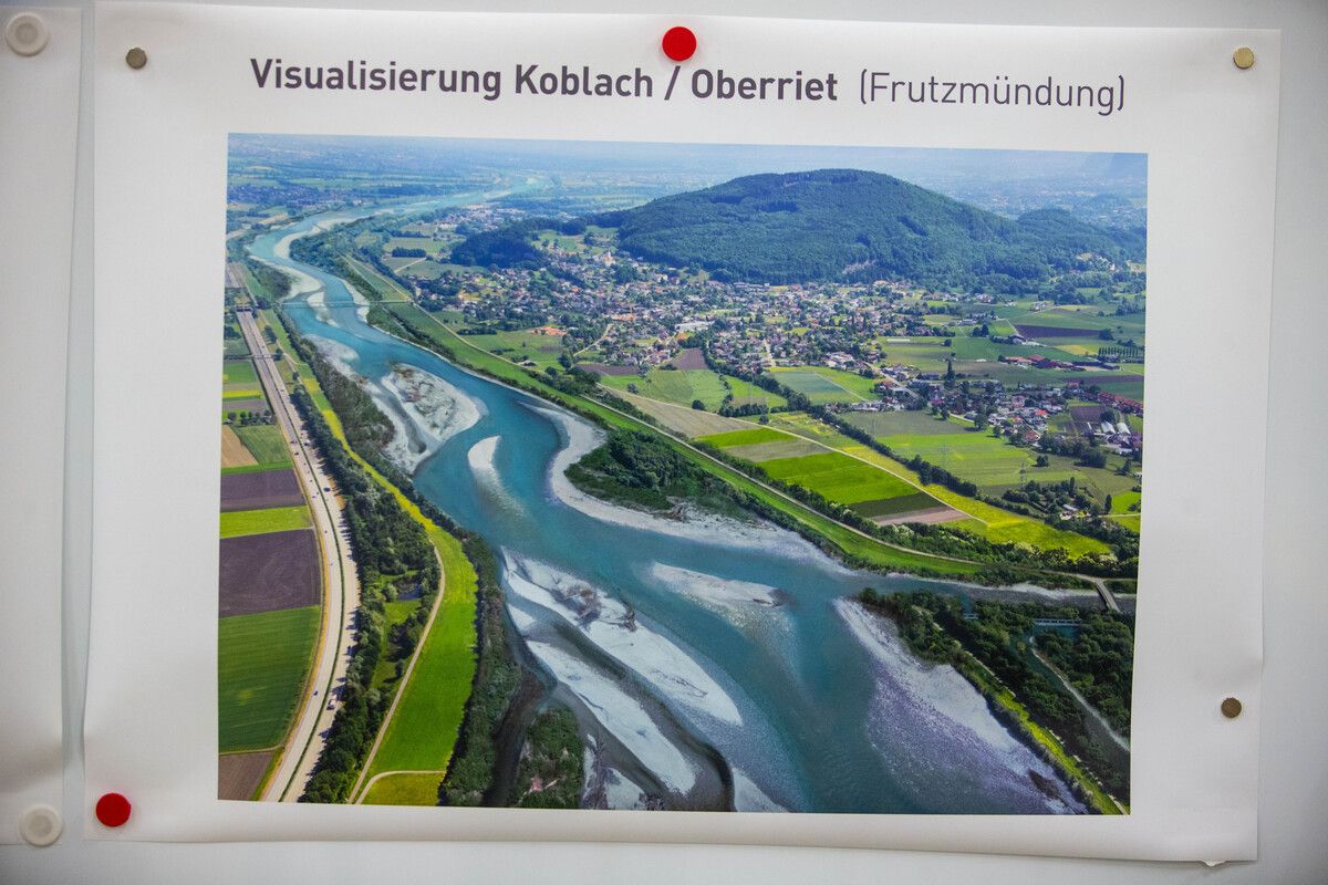 Noch ist diese Illustration eines aufgeweiteten Rheins bei Koblach eine Vision. Doch eines Tages soll Rhesi Wirklichkeit werden.⇒IRR