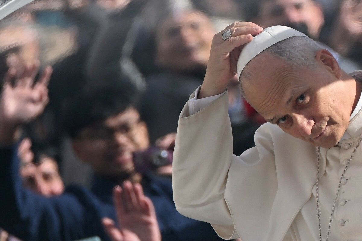 Papst Leo XIV. bei seiner gestrigen Generalaudienz am Petersplatz. ⇒Afp