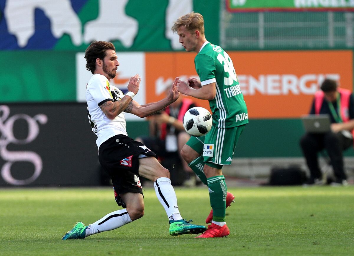 Patrick Salomon (links) im Duell mit Rapids Manuel Thurnwald, der später ebenfalls für Altach spielen sollte.⇒gepa