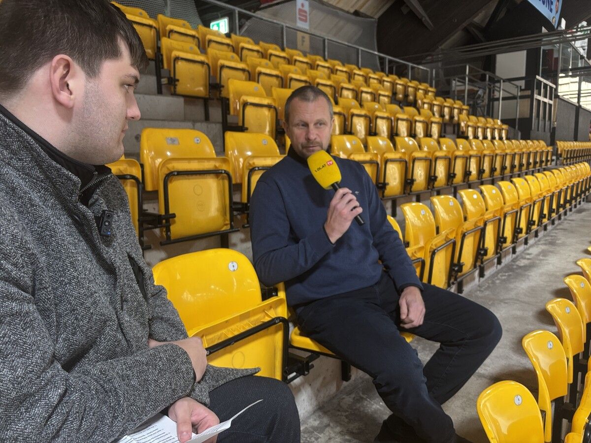 Pioneers-Vorarlberg-Sportdirektor Michael Lampert im Gespräch mit VOL.at-Redakteur Konstantin Waibel.⇒VSB