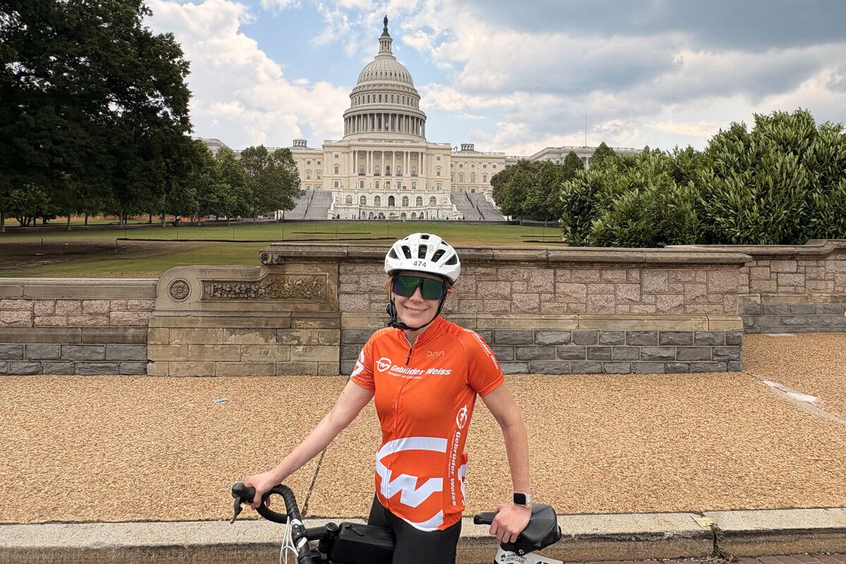 Rekord Die vierte Auflage der internationalen Fahrradaktion „GWcycles” von Gebrüder Weiss ist mit einem neuen Rekord zu Ende gegangen: Rund 800 Teilnehmende radelten 1.047.998 Kilometer weit. Der Logistiker lässt nun pro 100.000 Kilometer eine Tonne Plastikmüll aus Flüssen und Küstenregionen in Südostasien entfernen. ⇒Gebrüder Weiss