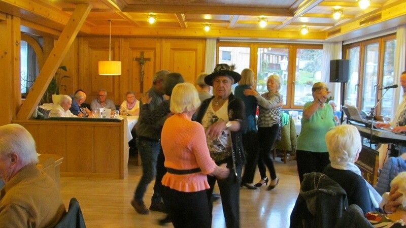 Schlachtbuffet, Musik und gute Laune: Der PVÖ Lauterach genoss einen festlichen Jahresabschluss. ⇒PVÖ Lauterach