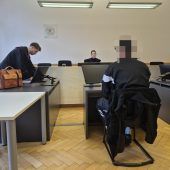 Flüchtiger Einbrecher rammte Blumentrog