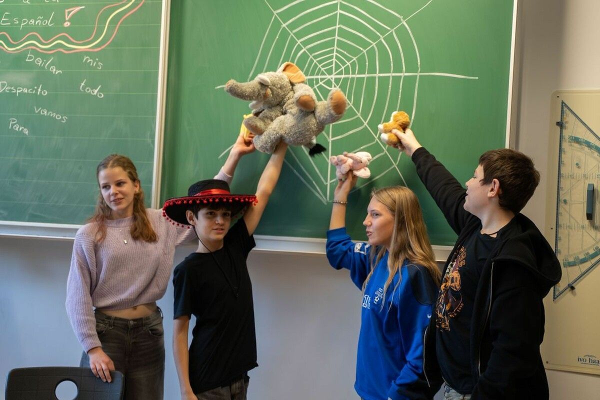 Spanisch spielerisch für Dritt- und Viertklässler. ⇒MS Hörbranz