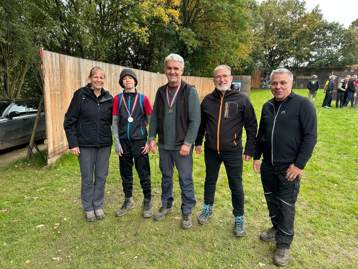Starkes Ergebnis: Der JBV Meiningen kehrte mit Silber und Bronze von der ÖM im 3D-Bogensport zurück.⇒ JBV Meiningen