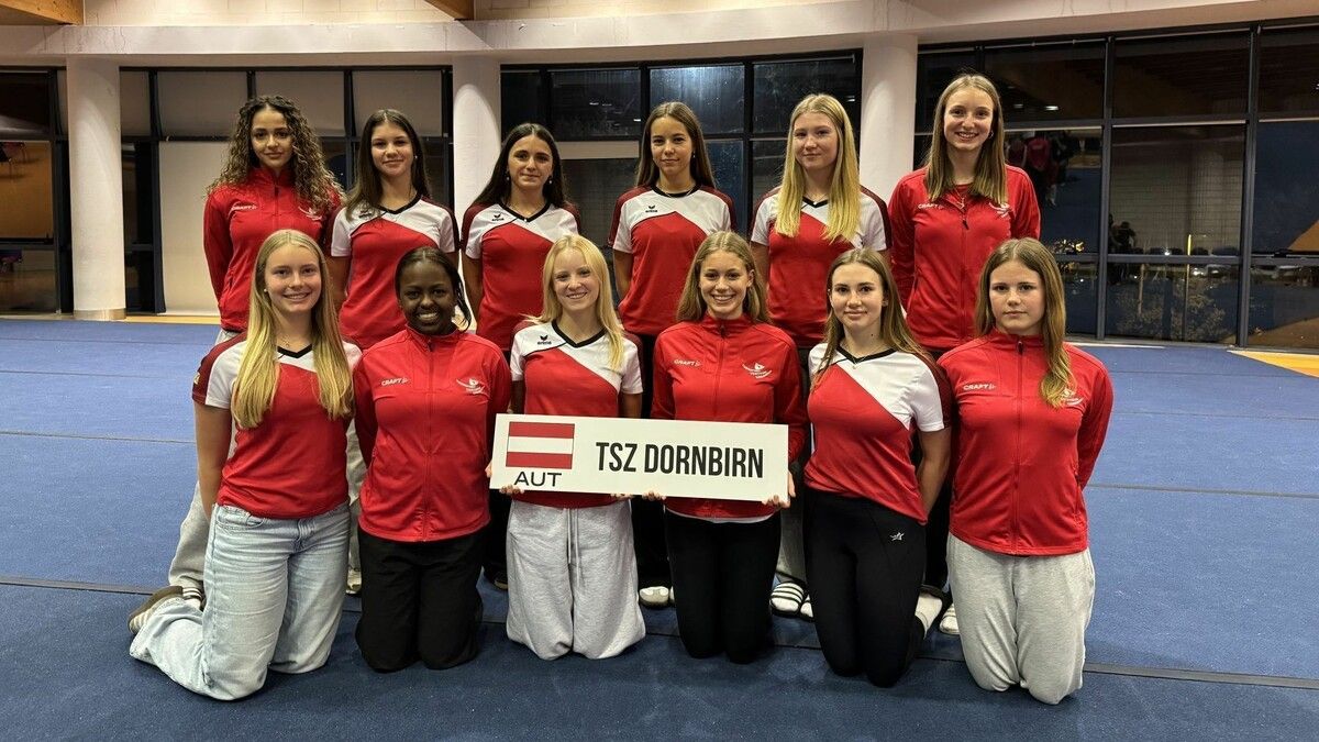 Stolze Athletinnen des Turnsportzentrums Dornbirn nach ihrem starken Auftritt.⇒TSZ