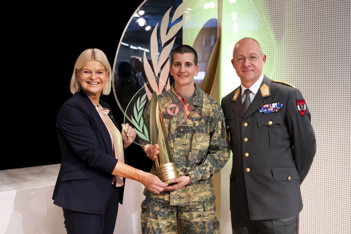 Susannah Gabriel bekam die Auszeichnung am Donnerstag überreicht.⇒BM für Landesverteidigung