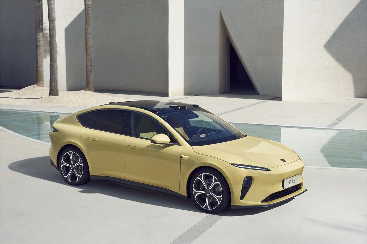 Tesla Model Y-Gegner aus China mit Hightech-Anspruch bei Antrieb und digitalem Equipment: der 489 PS starke Nio ET5.⇒werk