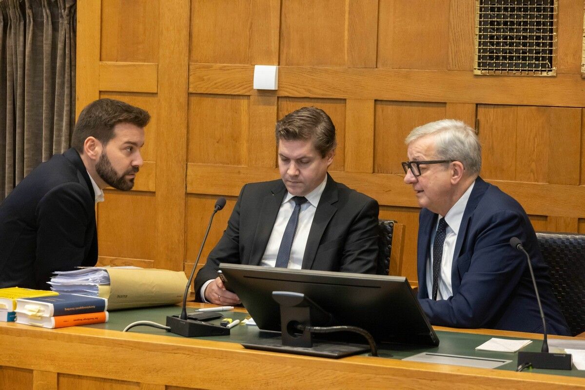 Tschann und seine Anwälte bekamen vor dem OGH Recht. Nun geht es wieder nach Feldkirch.⇒ VN/Hartinger