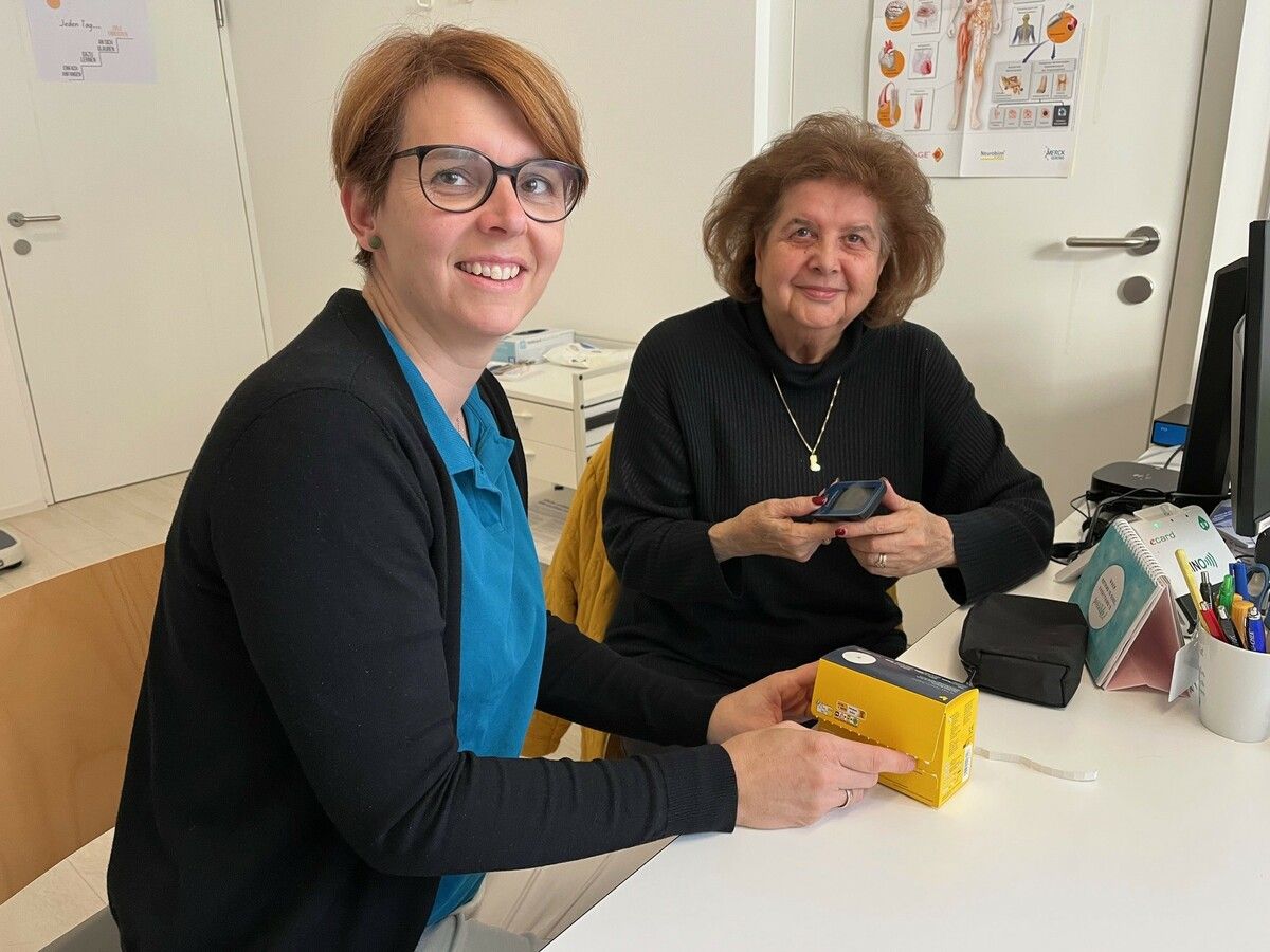 Verena Pfanner (l.) und Waltraud Gojo sind schon ein eingespieltes Team.