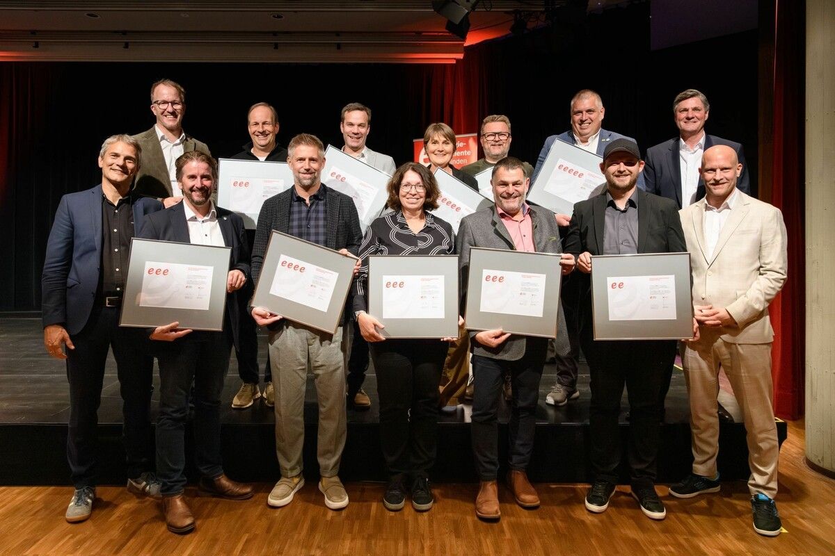 Vertreter der elf Gemeinden kamen zur Zertifizierung ins Kulturhaus nach Dornbirn.