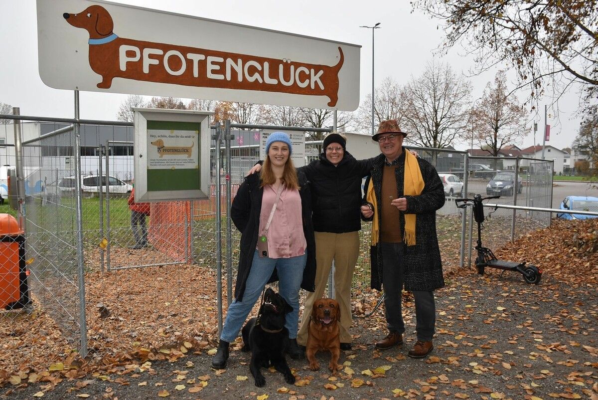 Vizebgm. Stephan Schnetzer mit Julia Meusburger und Bettina Sutter (v. r.).⇒sib (4)
