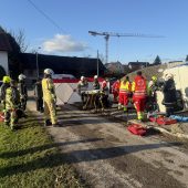 Hohenweiler: Baggerfahrer bei Arbeitsunfall eingeklemmt