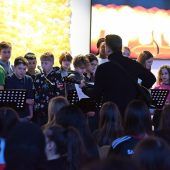 Lichterfest vereint die Schule