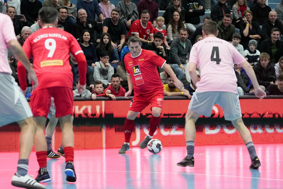 Andreas Herzog tritt diesmal beim Legendencup in Hard für die All Stars Austria auf, „da ist das Tempo nicht mehr so hoch“.⇒stiplovsek