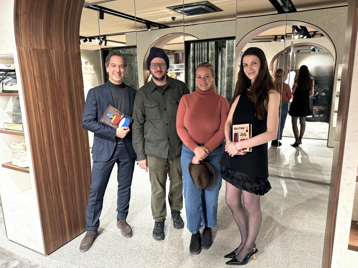 Axel Pfefferkorn, Maximilian und Lauren Brooke Lucian sowie Victoria Sagmeister bei der feierlichen Eröffnung in den Lechwelten.⇒Sigrid Juen