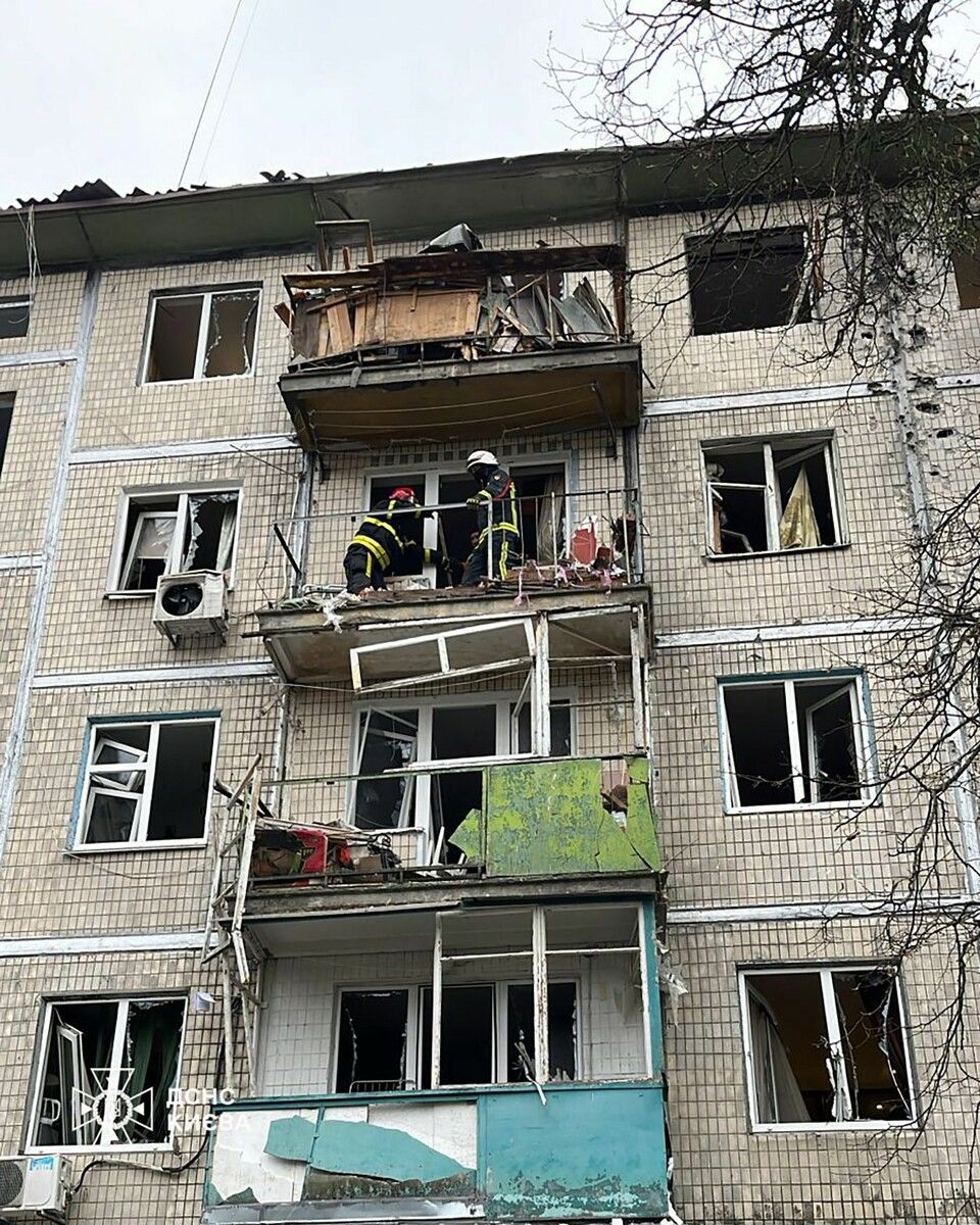 Bei einem Drohnenangriff auf ein Wohnhaus in Schytomyr wurde ein Kind getötet.⇒AFP
