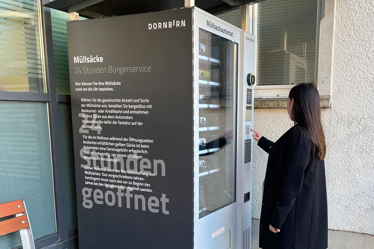 Beim Rathaus wird nur noch der Müllsäcke-Automat betrieben. ⇒stadt dornbirn