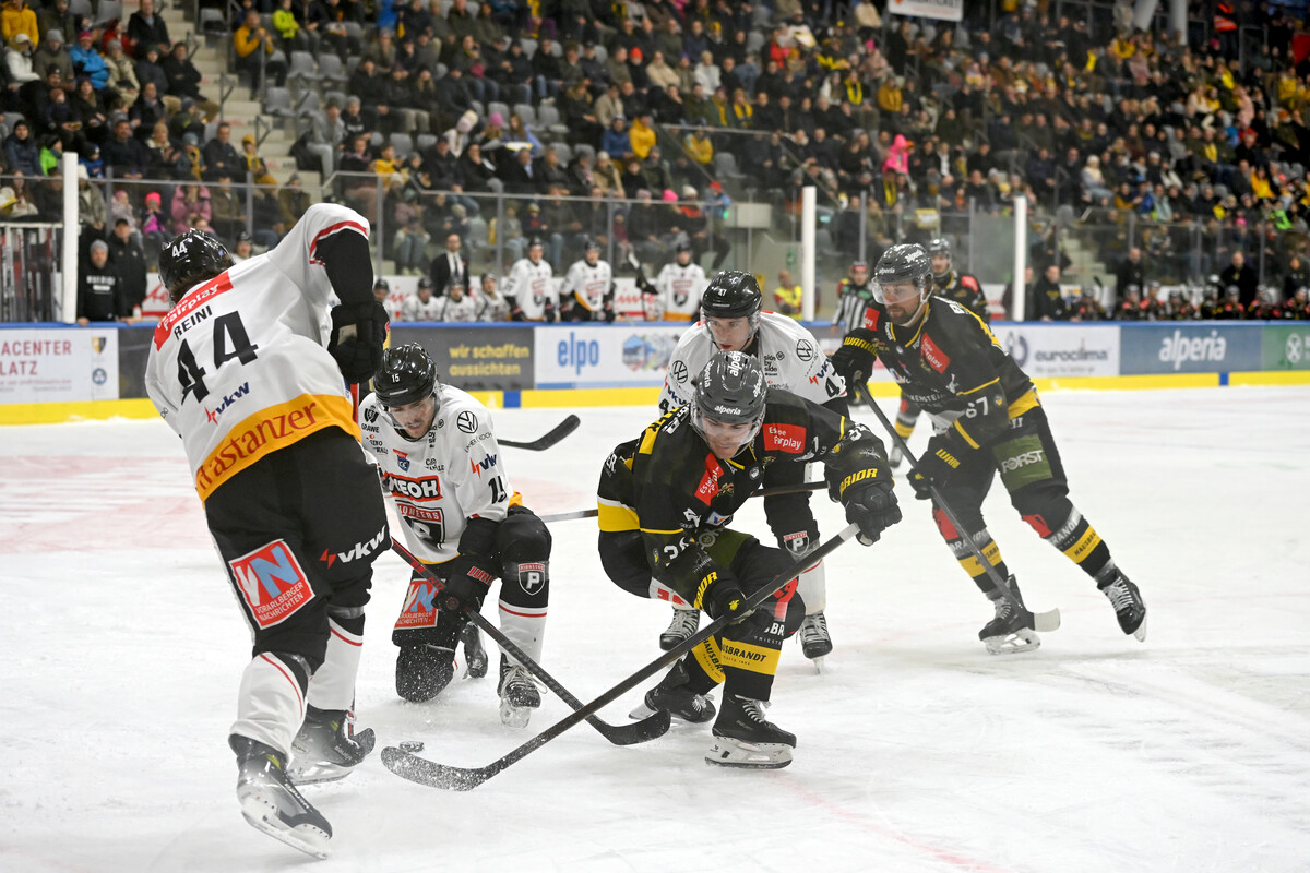 Besonders im zweiten Drittel sorgte Pustertal für Hochbetrieb vor dem Pioneers-Tor. Julius Reini und Co. waren gegen die Wölfe oft überfordert.⇒VN