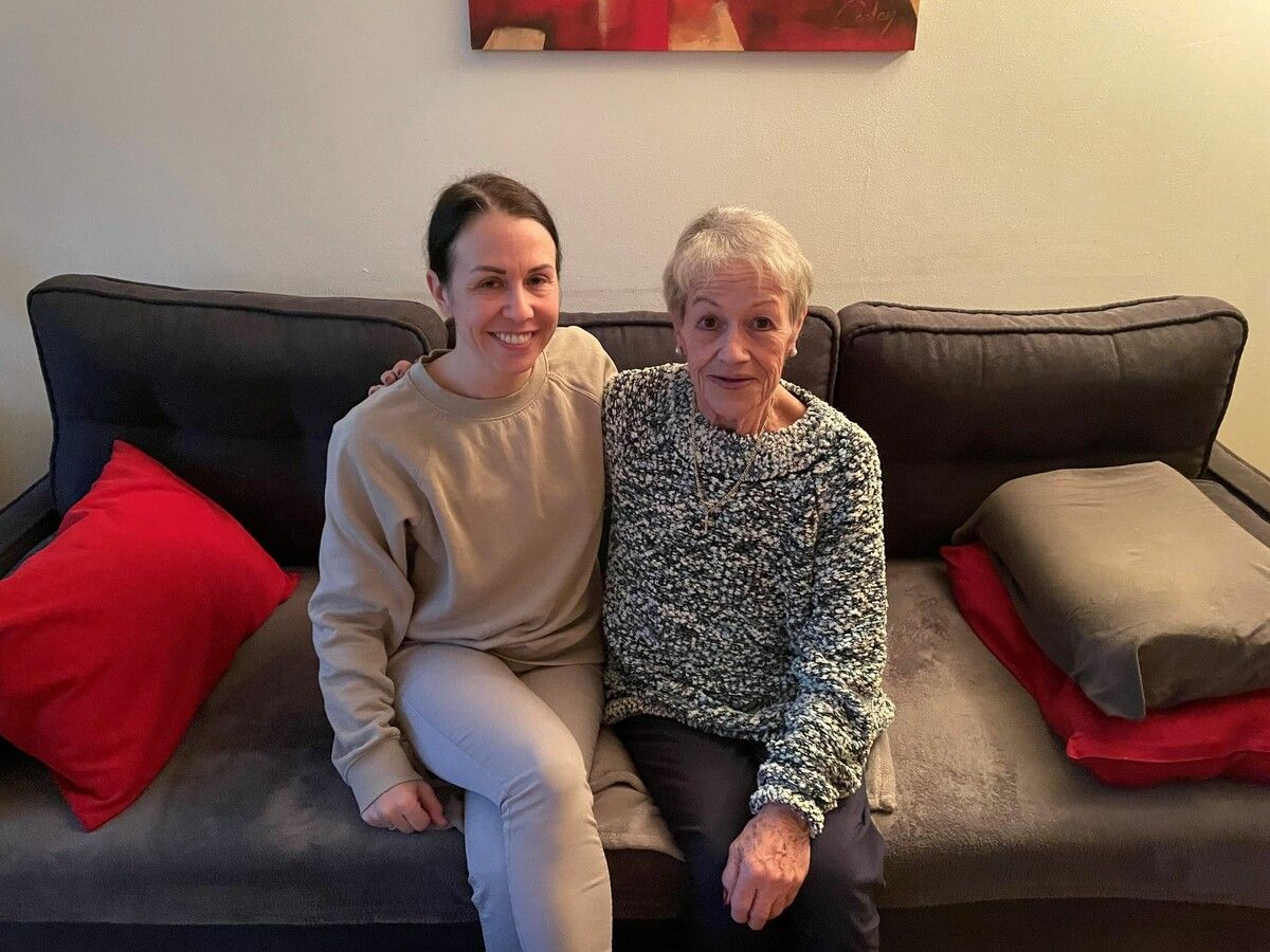 Bruna Höfle mit ihrer Tochter Julia.⇒ kum