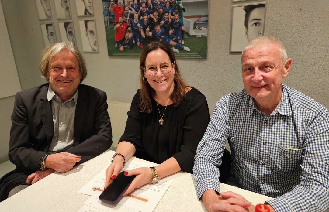 Bürgermeister Frank Matt, Gemeinderätin Petra Böck und Sportreferent Gerold Kaufmann.