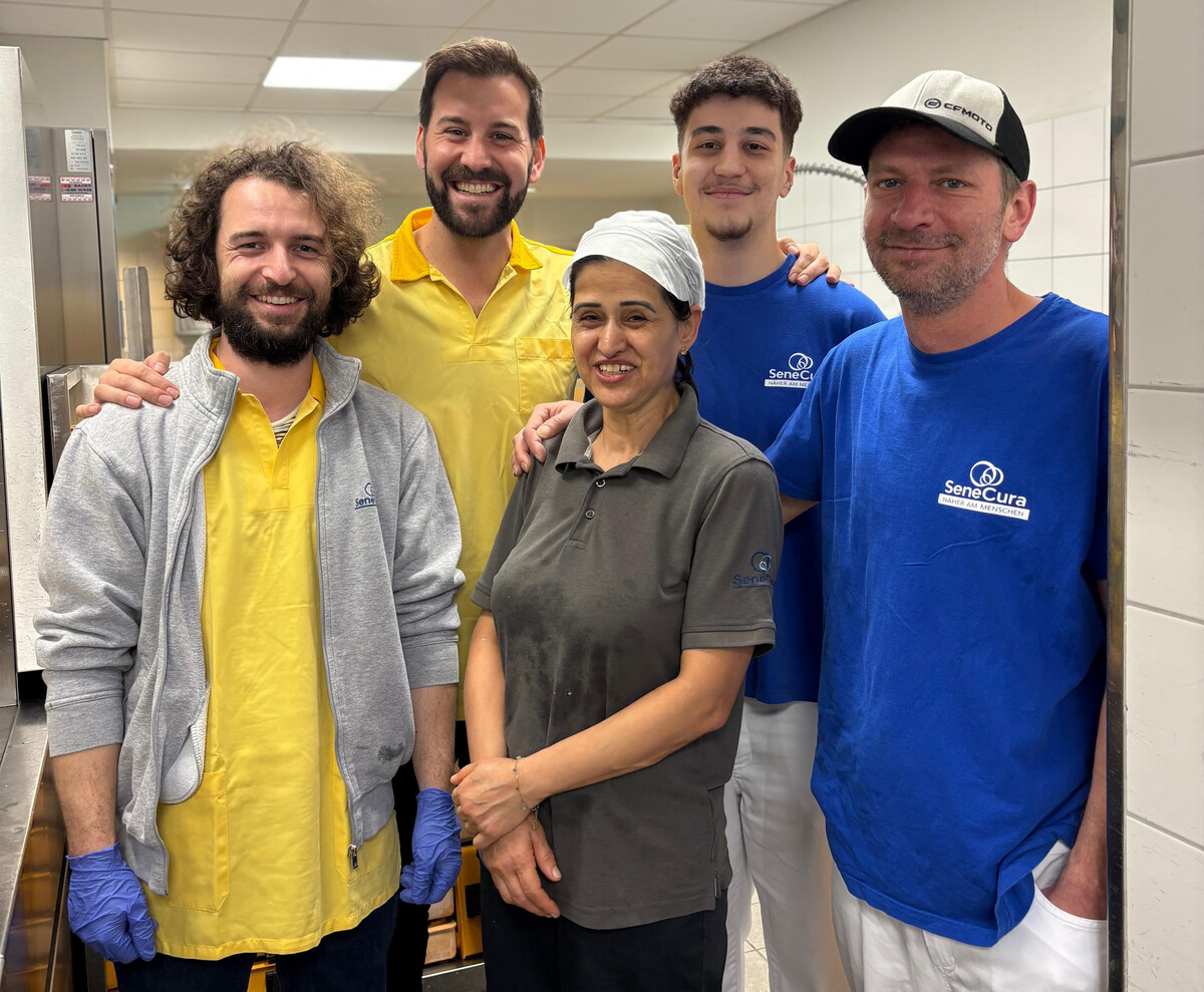 Bürgermeister Simon Tschann begleitete die Essensauslieferung vor den Feiertagen. ⇒STB