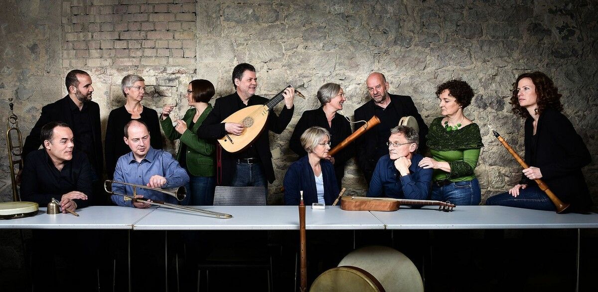 Capella de la Torre wurde im Jahr 2005 von der Oboistin und Schalmeispezialistin Katharina Bäuml in Berlin gegründet. ⇒⇒Capella de la Torre/ Greiner-Napp