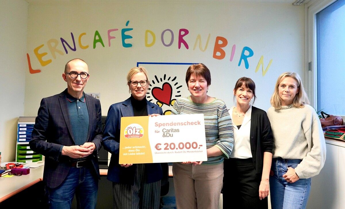 Caritasdirektor Walter Schmolly (v.l.), Marketingleiterin Carolin Dobler (Ölz) Angelika Ott (Familienhilfe) sowie Nicole Nachbaur und Angelika Canal (Lerncafé). ⇒Caritas