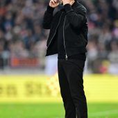 Bayern drehen Match, Ilzer-Team klettert weiter