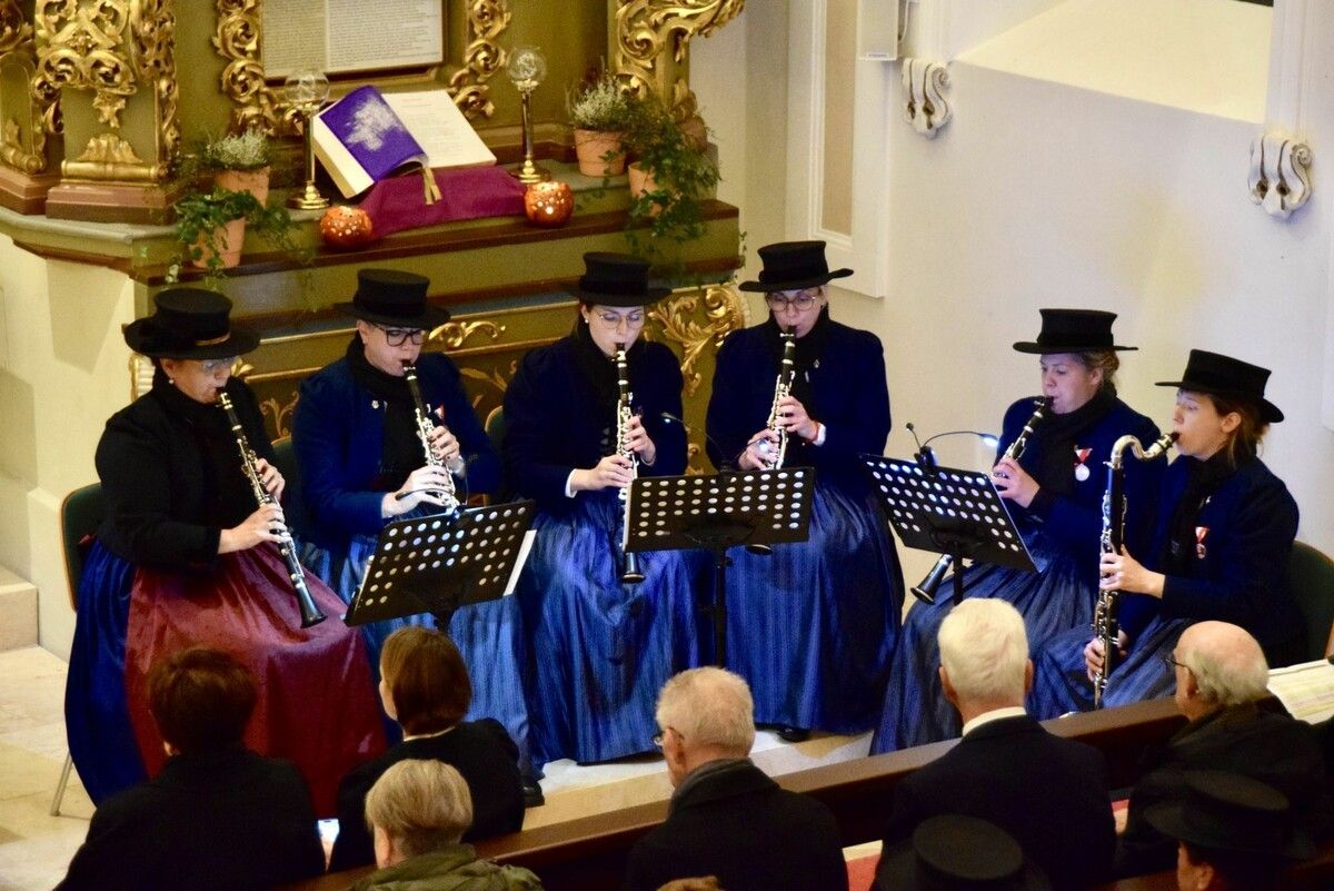 Das Ensemble „Klarinettissimo“ von der Harmoniemusik Dalaas wirkte ebenfalls mit bei „A b´sundre Zit“. ⇒DOB