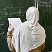 Und wieder ein Feldzug gegen das Kopftuch