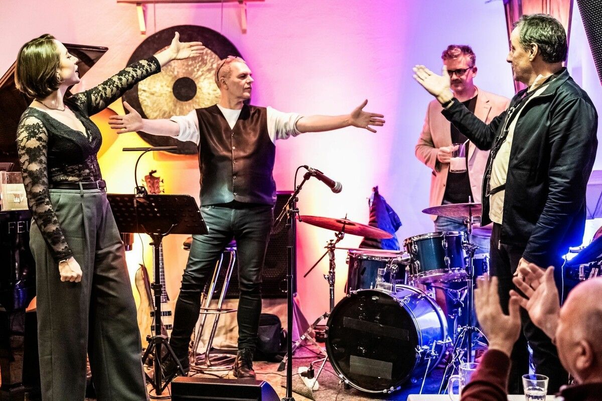 Das Saumarkt Neujahrsjazzfestival 2026 richtet sich an ein Publikum, das zeitgemäße Jazzmusik schätzt und offen für neue klangliche Ansätze ist. ⇒Andreas Mueller