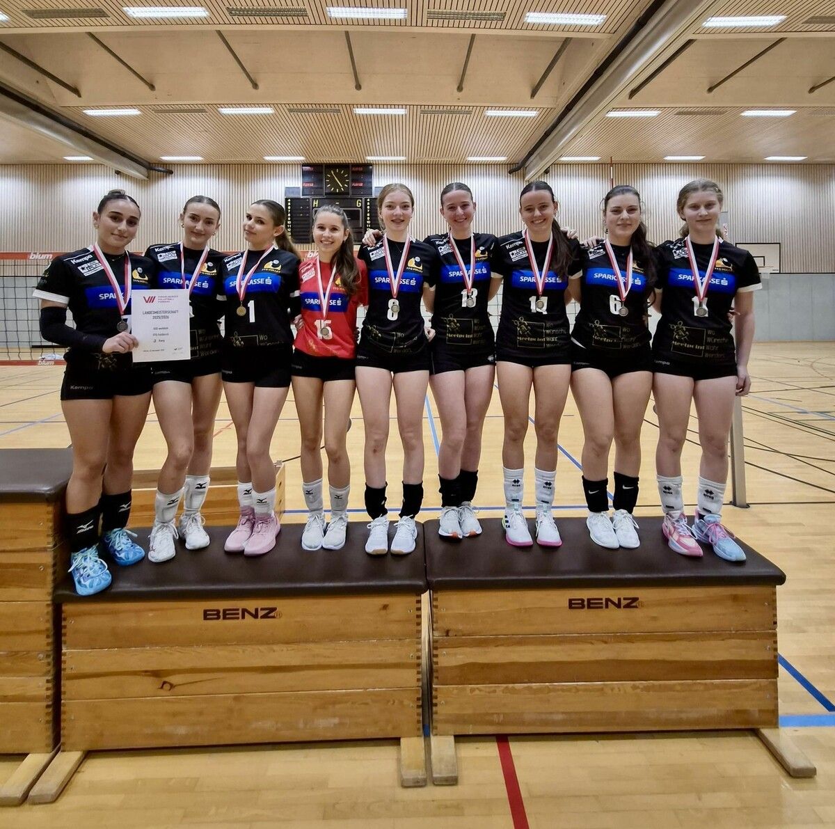 Das überglückliche Team des FFG Feldkirch Volley.⇒Hans-Peter Schuler