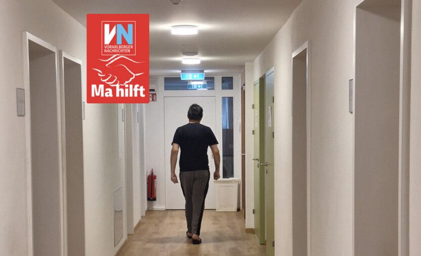 Dave auf dem Weg in die Waschküche in der Notschlafstelle in Feldkirch, Jahnplatz 4. ⇒Caritas