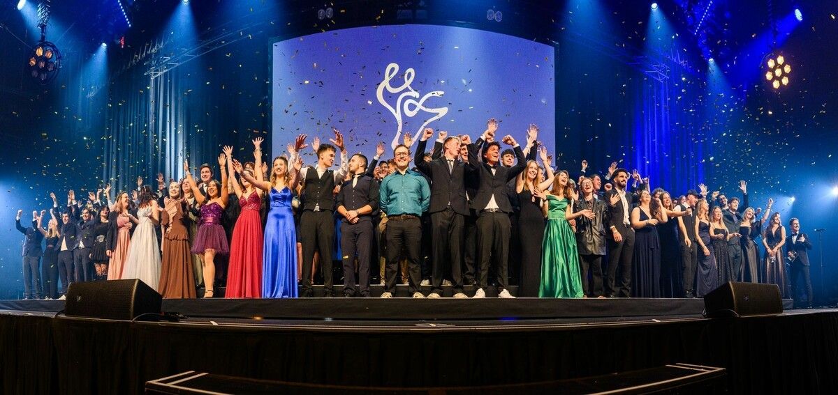 Der 17. Lehrlingsball bot eine große Bühne für die erfolgreichen Lehrabsolventen der Industrie. ⇒wkv/Sutter