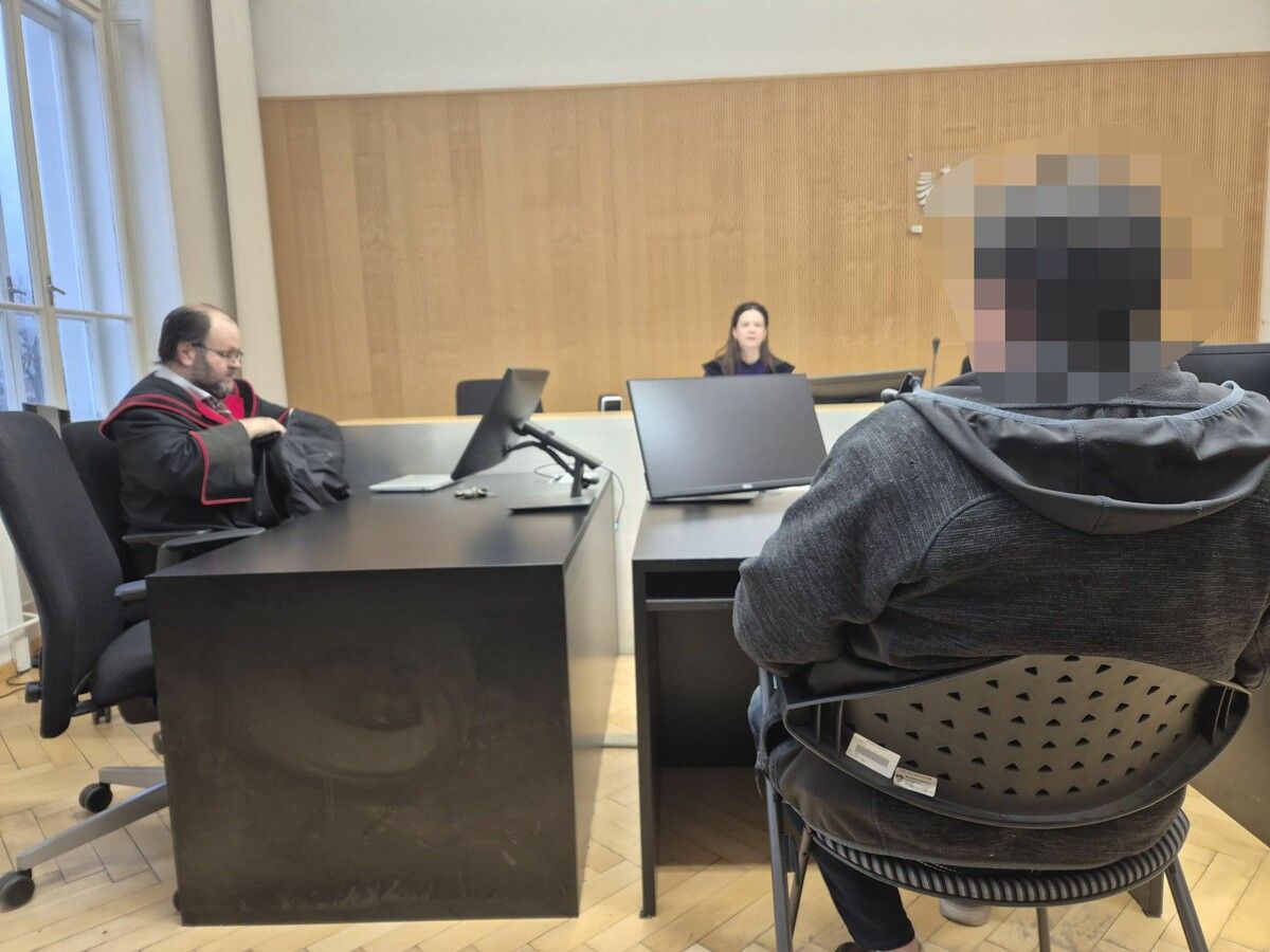 Der Angeklagte behauptet, damals unter Drogen gesetzt worden zu sein. ⇒eckert