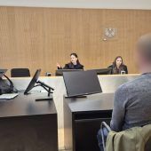 Über 200 Bilder von Minderjährigen