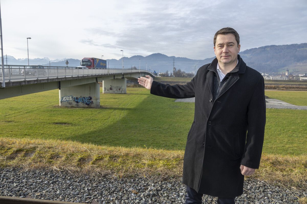 Der Bürgermeister und die große Rheinbrücke. Patrick Wiedl will, dass der neue Übergang deutlich kleiner wird. ⇒VN/Paulitsch