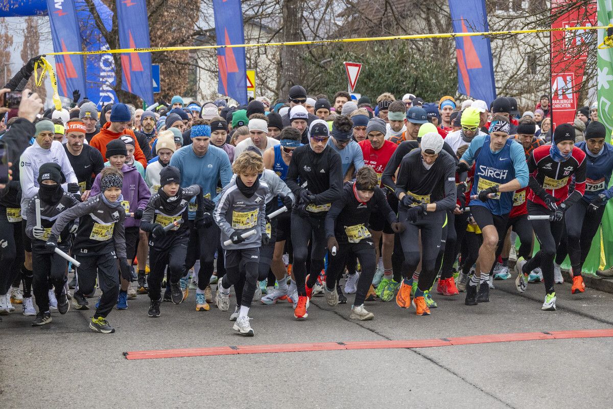 Dichtes Gedränge herrschte beim Startschuss. Auch bei den Staffeln suchten alle nach dem perfekten Start. Am Ende siegten nicht nur Ehrgeiz und Leistungswille, sondern auch der Spaß am Laufen.⇒Paulitsch
