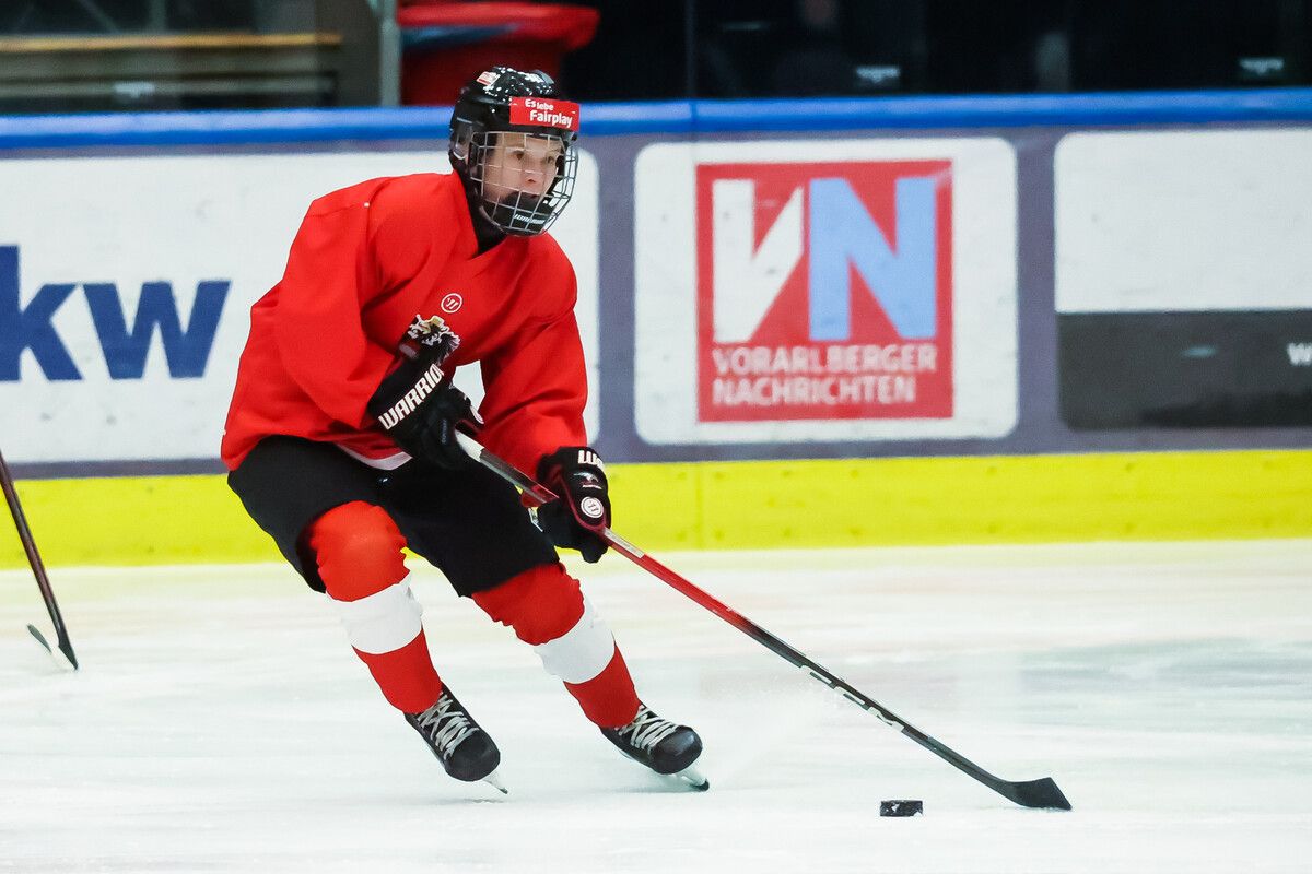 Die 20-jährige Dornbirnerin Leonie Kutzer bestreitet im Länderspiel-Doppel gegen Deutschland heute (17.15 Uhr) in Memmingen und am Sonntag (15 Uhr) beim Heimspiel im Messestadion ihre A-Länderspiele Nummer 50 und 51.⇒Steurer
